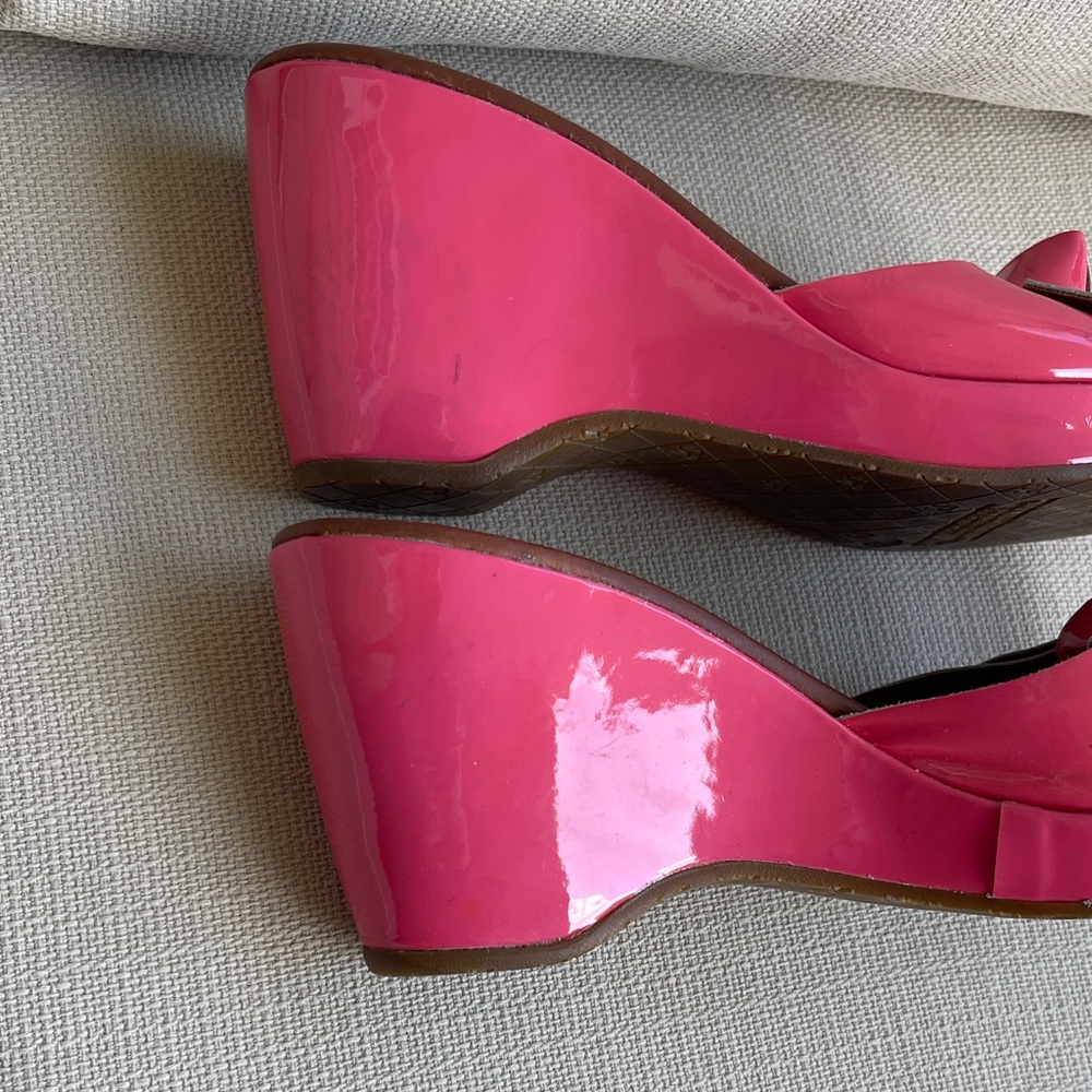 Donald J. Pliner Glossy Pink Knot Slide Mules Size 7.5 M - Picture 13 of 13